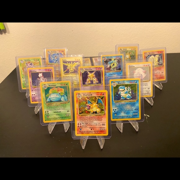 Complete Base Set Pokemon Cards (Without trainers) - Picture 1 of 13